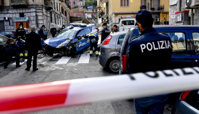 Poliziotto ucciso, presi i due fuggitivi