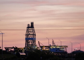 Prezzo del petrolio torna sopra lo zero