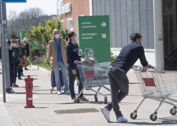 Rossi, negozi chiusi in Toscana a Pasqua