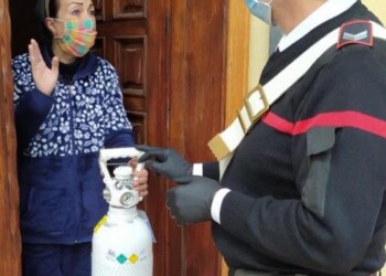 Sanluri, Carabinieri portano a casa bombola ossigeno a paziente