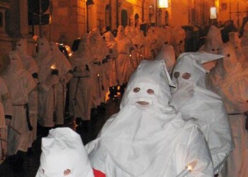 Stop processione Incappucciati Isernia