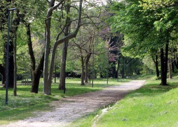 Toscana, sì alle passeggiate nel comune