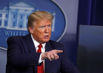 Trump sospende l’immigrazione negli Usa