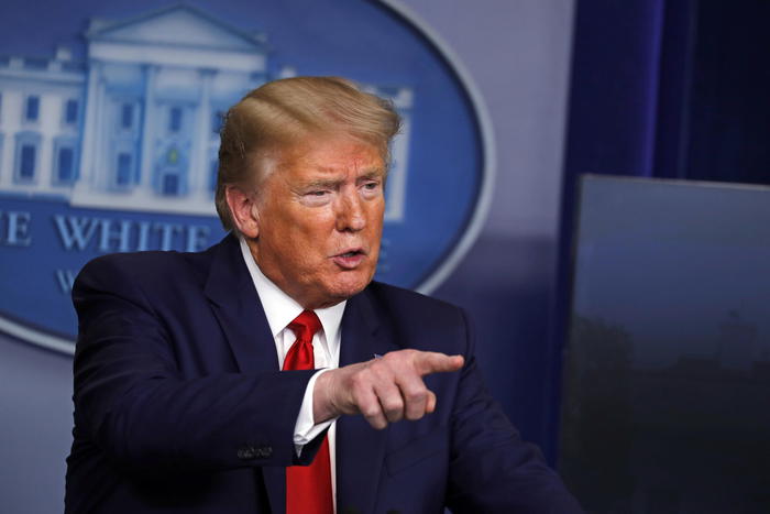 Trump sospende l’immigrazione negli Usa