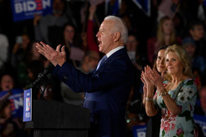 Trump trema, Biden avanti di 11 punti