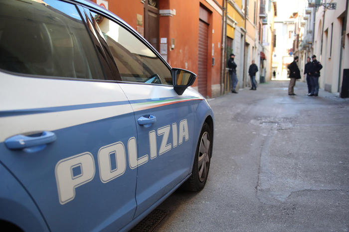 Uccisa a pugni e calci, preso compagno