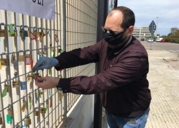 1 maggio: a Gallipoli la protesta dei lucchetti