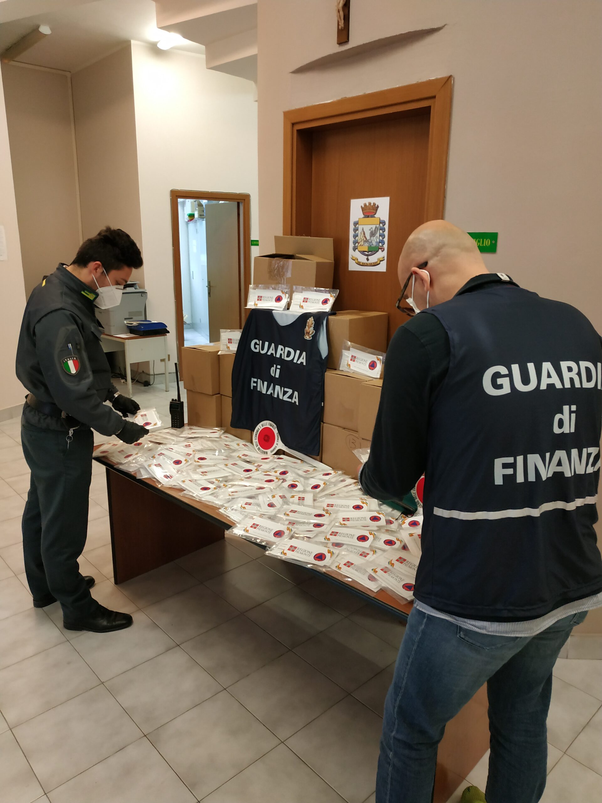 GUARDIA DI FINANZA – VIOLAZIONI DEL CODICE DEL CONSUMO SEQUESTRATE AMMINISTRATIVAMENTE OLTRE 126 MILA MASCHERINE