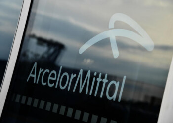 A.Mittal: Bucci, o lavoro o ci riprendiamo aree siderugiche