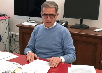 A Olbia 3 metri e mezzo di distanza tra ombrelloni