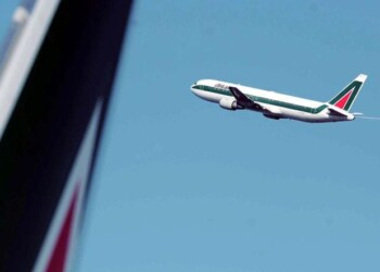 Aerei, via ai tagli per Ba, Sas, Ryanair. Alitalia chiude il volo per New York
