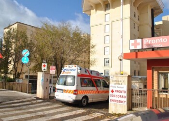 Aou Sassari a ditte esterne, card negatività per entrare