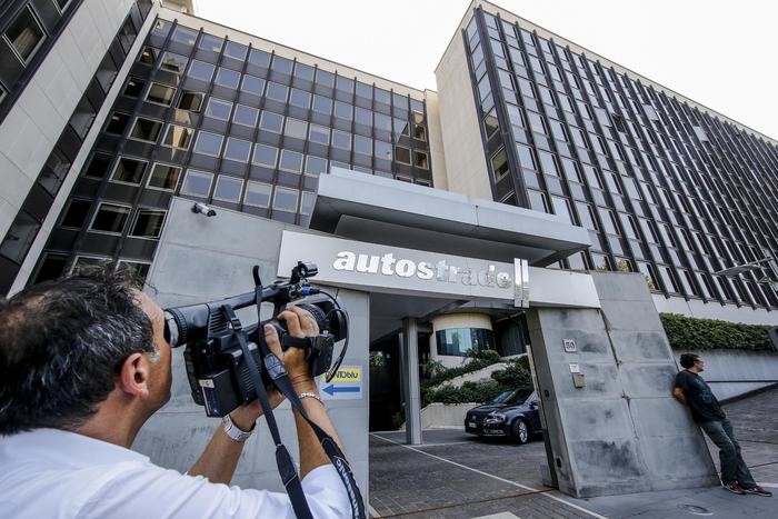 Atlantia: Aspi, mandato per azione legale