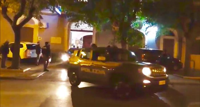 Bomba colpisce negozio nel Foggiano