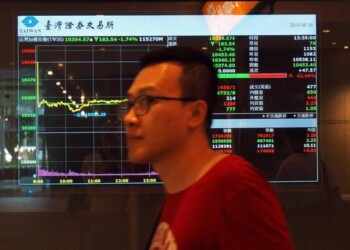 Borsa: Shanghai apre a +0,14%