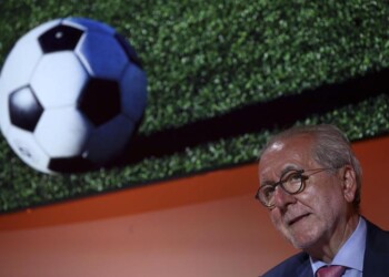 Calcio: Ghirelli, su urgenza ripresa condivido Berlusconi