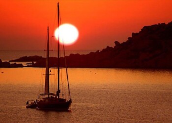 Charter nautica frena su passaporto sanitario