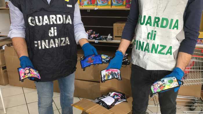 Coronavirus: Guardia di finanza sequestra 3.000 mascherine per bambini