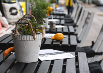 Covid-19, online i documenti tecnici di Inail e Iss per la fase 2 nei settori della ristorazione e della balneazione