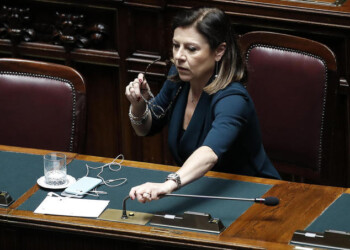 De Micheli, a metà settimana valutazione su apertura 3 giugno