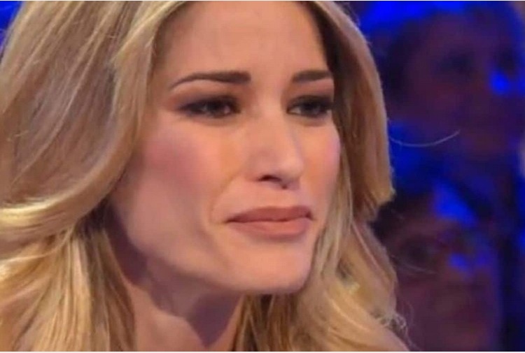 Elena Santarelli shock: “Dopo il calvario le accuse infamanti sulla malattia di mio figlio”