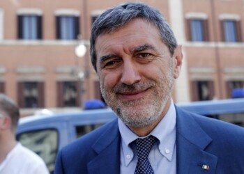 Fase 2: in Abruzzo mascherine obbligatorie anche all’aperto