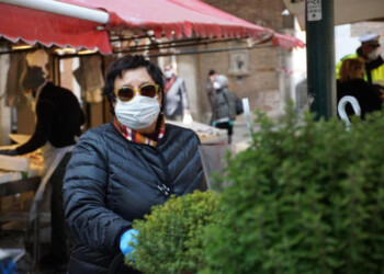Fase 2: in Trentino resta l’obbligo di mascherina fuori casa