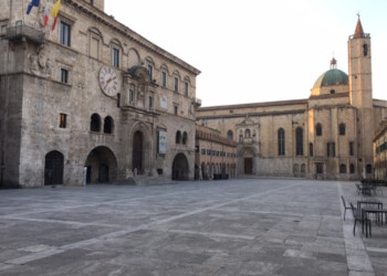 Fase 2: sindaco Ascoli, ripartire con cautela