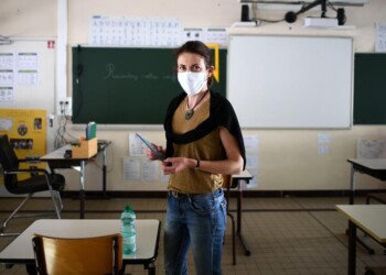 Fase 2: serve autenticazione per questionario apertura scuole