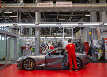Ferrari torna a pieno regime a Maranello e Modena