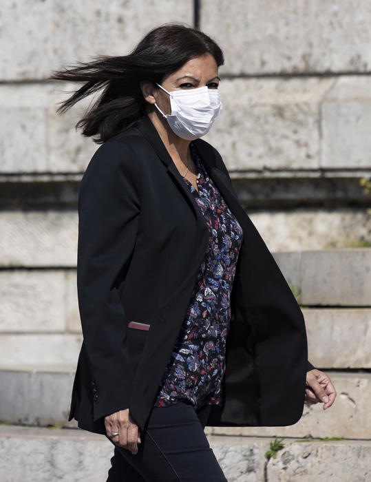 Francia, sindaci per rinvio delle scuole