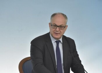 Gualtieri: «In legge di bilancio piano per cambiare il Paese. Pronti a valutare il Mes»