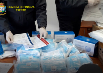 Guardia di Finanza sequestra 50.000 mascherine in Trentino