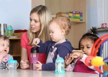 I bonus del decreto rilancio: ipotesi 1.200 euro per le baby sitter e fino a 500 euro per le vacanze
