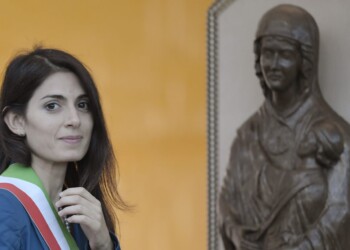 I dem hanno una chance per redimersi: impedire la follia di ricandidare Raggi a Roma