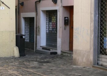 Il D-day dei negozi: dai prestiti ai bonus, un puzzle di 10 aiuti