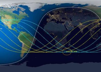 Il frammento di un razzo cinese in caduta sulla Terra
