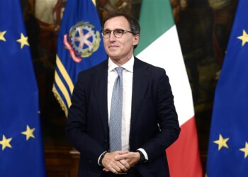 «Il passaporto sanitario è contro la Costituzione, le regioni ripartono insieme»