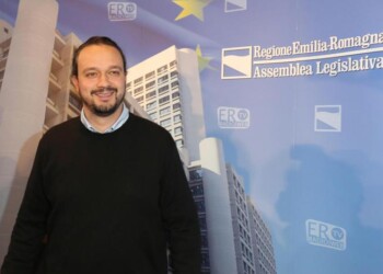 Il Prefetto di Ferrara blocca l’ordinanza di riapertura dei negozi