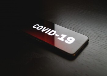 Il rito purificatore del virus e la distopia di Conte assediato da nessuno