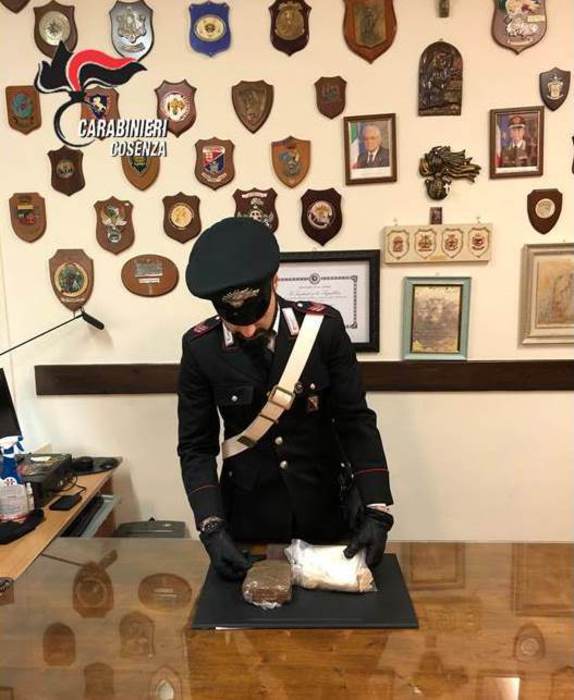 In casa 900 gr eroina, arrestata 18enne