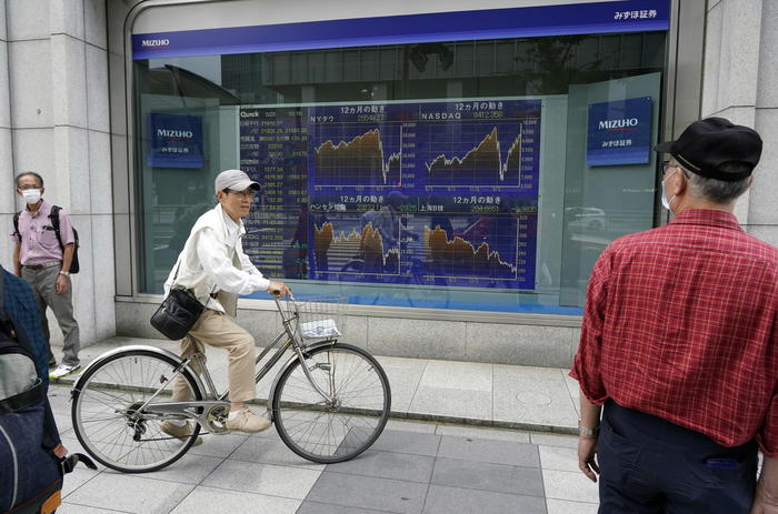 La Borsa di Tokyo apre in calo (-0,56%)