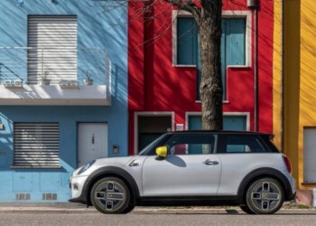 La MINI diventa Full Electric