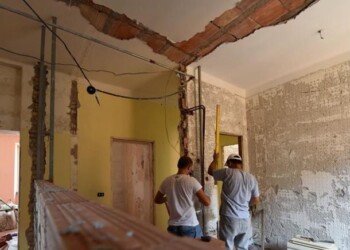 Non possiamo più attendere: i prezzi di bitume, acciaio e alluminio sono inarrivabili, tutti gli altri materiali scarseggiano e sono troppo cari;