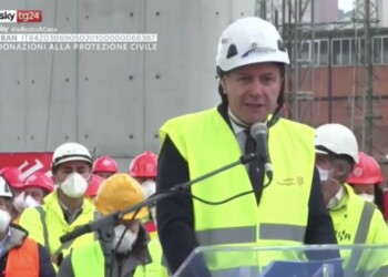 L’Italia cambi premier e riconosca di aver flirtato per 30 anni con il populismo