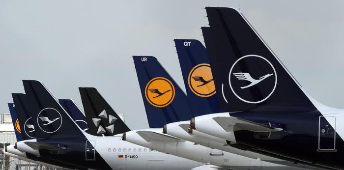 Lufthansa: fondo stabilizzazione approva il pacchetto aiuti