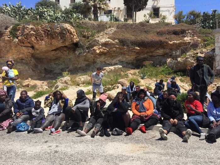 Migranti: 400 sbarcano nell’Agrigentino