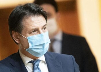 Migranti, piccole banche e coperture: gli ultimi nodi che tengono fermo il decreto Rilancio