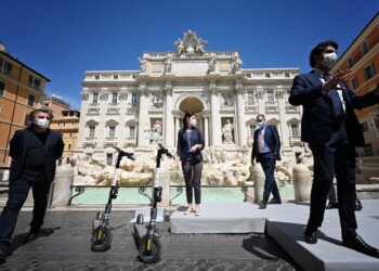 Partiti nel caos, Roma verso un secondo mandato di Virginia Raggi