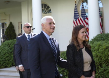 Portavoce Pence nega autoisolamento